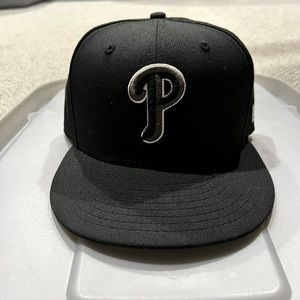 New Era Philadelphia Phillies Fitted (7 1/2) Hat with Camo Underside Brim